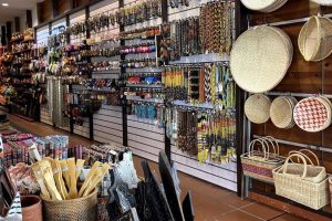 10 Kedai Pakaian di Kuching, Malaysia Terbaik untuk Belanja Fesyen Tempatan