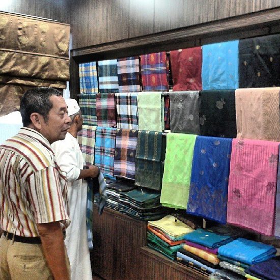 Che Minah Songket 1 che minah songket