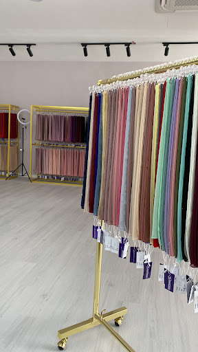 Lreana Scarves