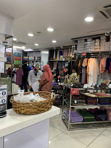 Bak Tailor, Ukay Boulevard