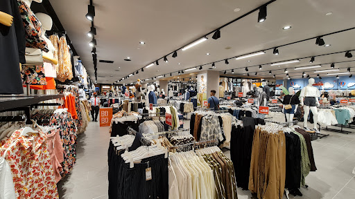 Brands Outlet Gurney Plaza