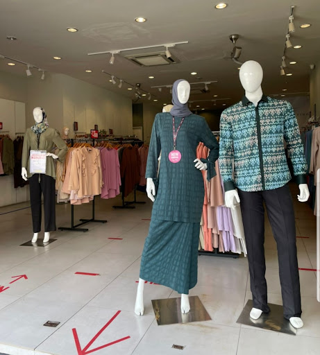 Gene Martino Tanah Merah Town