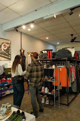 FT HEAD STORE