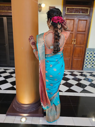 Vadhini Boutique & Beauty