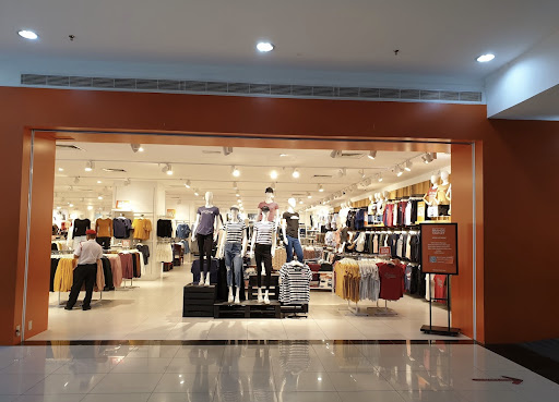 Brands Outlet Dataran Pahlawan