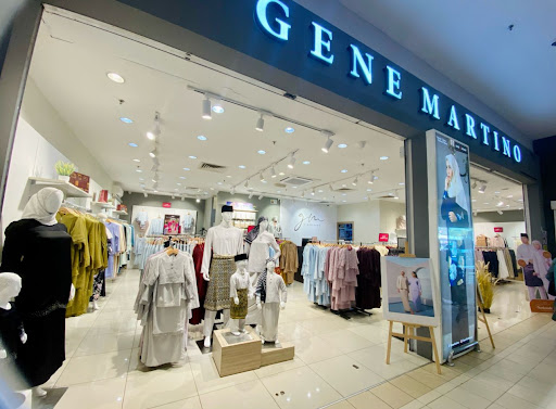 Gene Martino Tesco Extra Sg. Dua