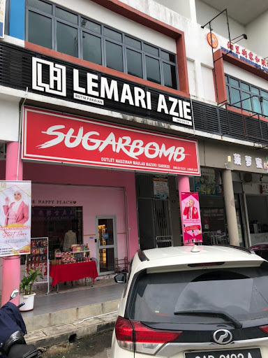 Lemari Azie Butik Pakaian & Wangian