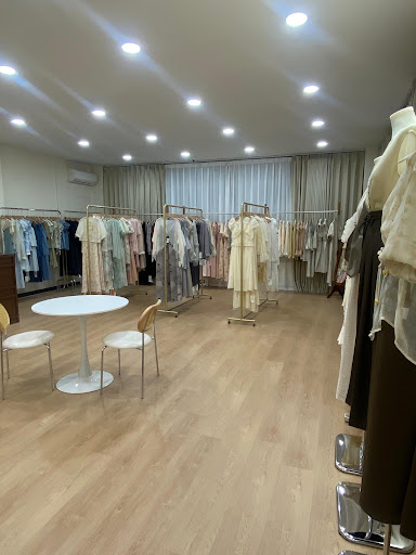 Lyona Wardrobe