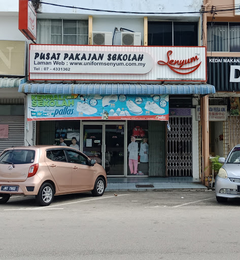 Pusat Pakaian Sekolah Senyum