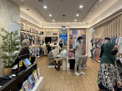 Kapten Batik Lifestyle Store at The Curve Kapten Batik Lifestyle Store at The Curve