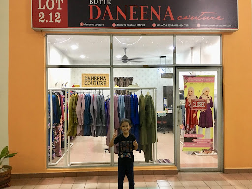 Butik Pakaian Daneena