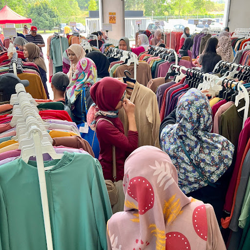 Hasnuri, Pasir Gudang, Johor (Pengeluar Baju Kurung, Pakaian Muslimah Terbesar di Johor) Hasnuri, Pasir Gudang, Johor (Pengeluar Baju Kurung, Pakaian Muslimah Terbesar di Johor)