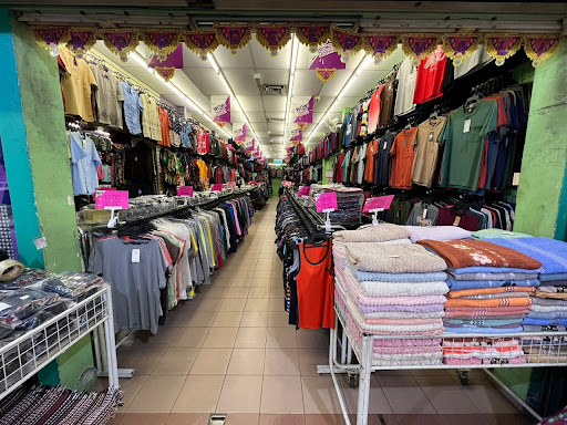 Pusat Pakaian Hari-Hari