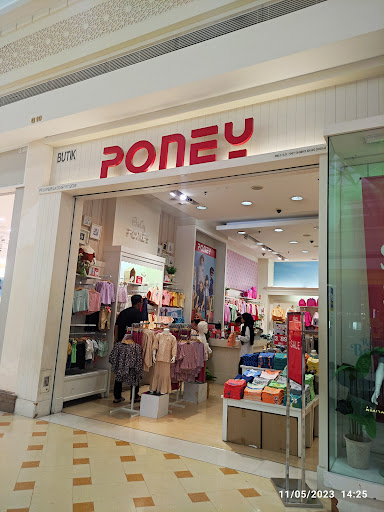 Poney @ Alamanda Shopping Centre Poney @ Alamanda Shopping Centre
