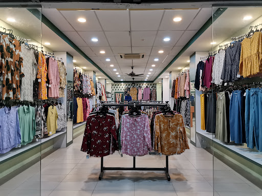 Chumaa N Qaseh Amanda Boutique