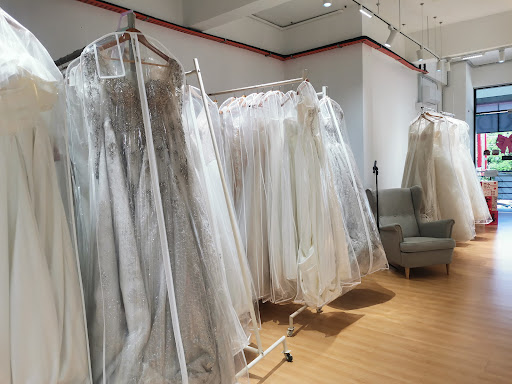 Blushing Bride Lido Plaza 2